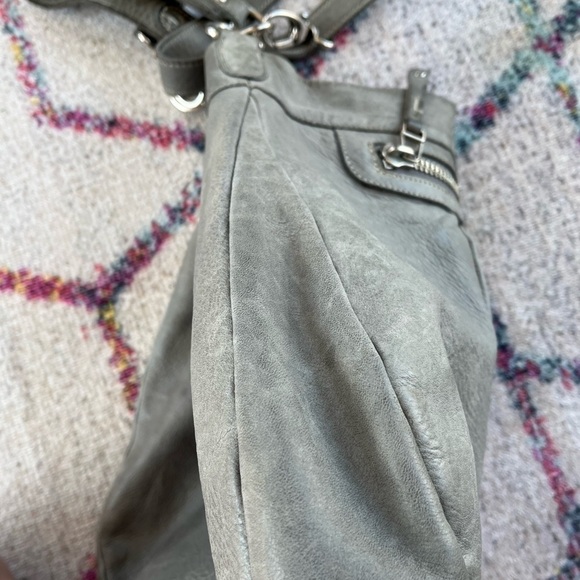 ROOTS Canada Leather Hobo - Picture 11 of 14